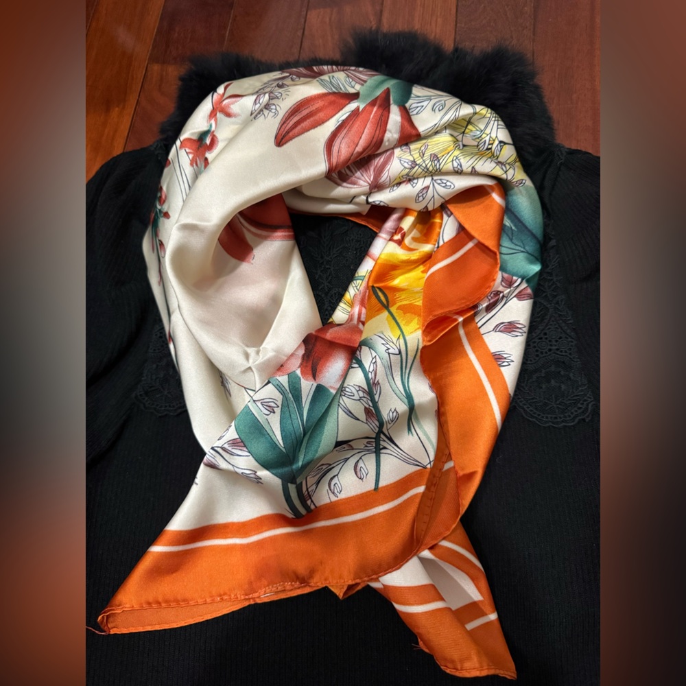 Soft and elegant Floral scarf/ New - Picture 2 of 3